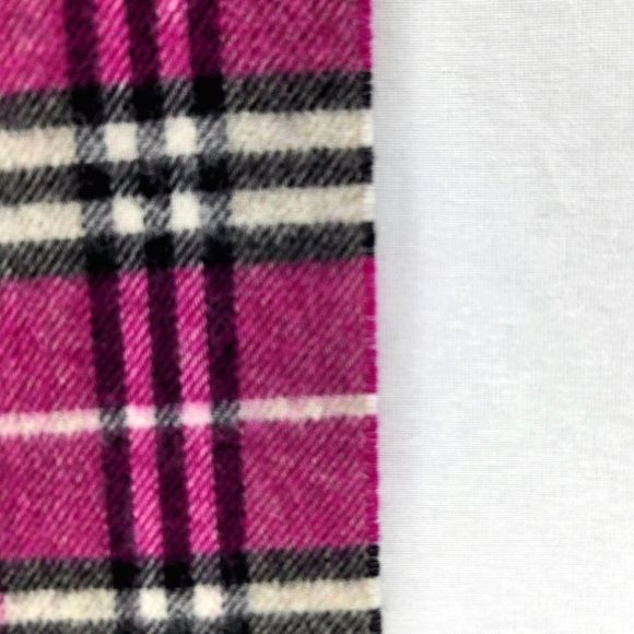 Authentic Burberry nova check scarf. Pink. - Picture 5 of 8
